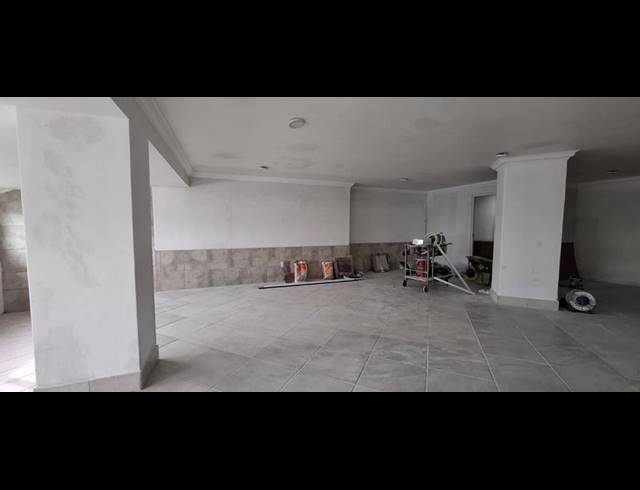 BUSINESS PROPERTY TO RENT IN STRAND CENTRAL